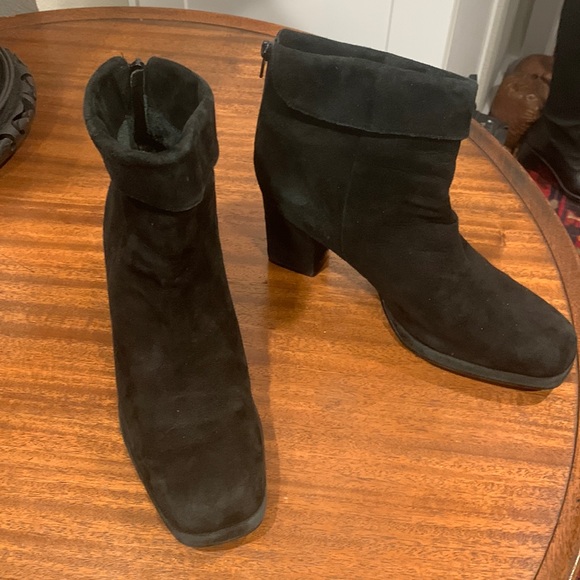 BLACK SUEDE CUFFED ANKLE BOOTS-7 - Picture 1 of 4